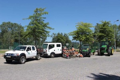 RENOVADO PARQUE DE VECULOS E EQUIPAMENTOS DE APOIO PARA ESPAOS VERDES