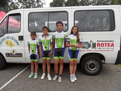 PARTICIPACIN DOS CICLISTAS DO CC O ROSAL NA 5 MINI BTT DE GULANS (PONTEAREAS)