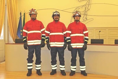AUTARQUIA DE VILANOVA DE CERVEIRA APETRECHA BOMBEIROS COM EPI?S