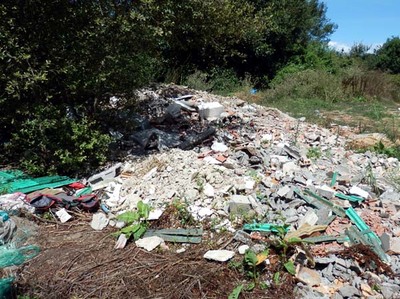 O BNG DO ROSAL DENUNCIA UN VERTEDOIRO INCONTROLADO NO RO TAMUXE, NO LUGAR DO URGAL