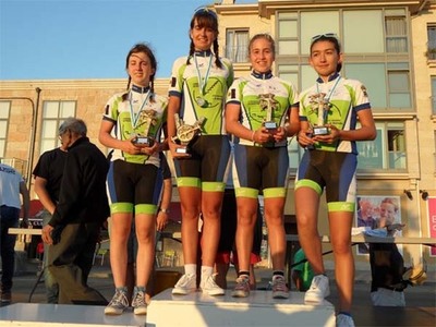 AS FMINAS ROSALEIRAS ACADAN CATRO PODIOS E OS IRMANS CARNERO TAVEIRA OUTROS DOUS EN CAMBADOS