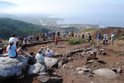 MIS DE 500 PERSOAS VISITARON A CABECIA AO LONGO DA CAMPAA ARQUEOLXICA DE AGOSTO