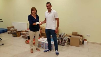 ENTREGA DUN LOTE DE ALIMENTOS AOS SERVIZOS SOCIAIS DO ROSAL