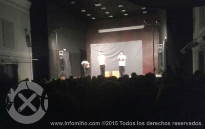 GRAN ACOLLIDA DE -TOP MANTA- NA CASA DA CULTURA DE TOMIO