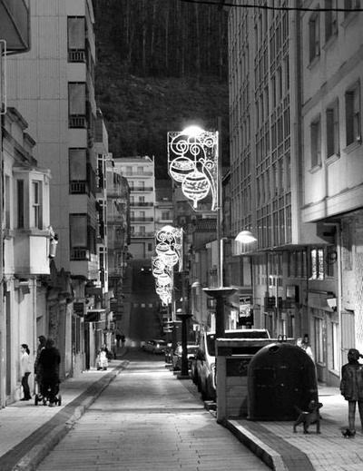 O PP DA GUARDA ACUSA AO ALCALDE DE REUNIRSE COS COMERCIANTES PARA A CAMPAA DE NADAL IMPROVISANDO E SEN PRESUPOSTOS NIN INICIATIVAS 