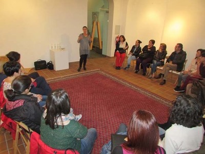 UNHA VINTENA DE VECIOS E VECIAS DA GUARDA PARTICIPARON NA CHARLA INFORMATIVA SOBRE -FAMILIAS DE ACOLLIDA-