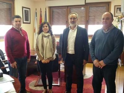 CORES TOURS VISITOU OIA PARA MANTER UN PRIMEIRO ENCONTRO INSTITUCIONAL COA NOVA ALCALDESA DA LOCALIDADE, CRISTINA CORREA