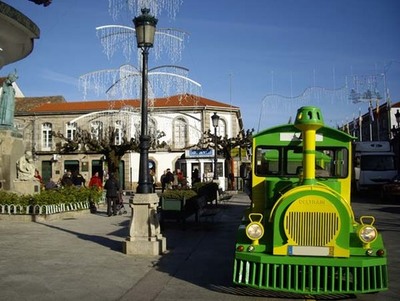 UN TREN TURSTICO UNE A EUROCIDADE TUI-VALENA DURANTE O NADAL