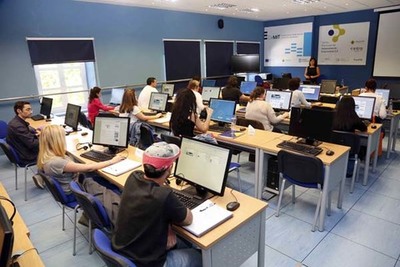 A DEPUTACIN DE PONTEVEDRA ORGANIZA UNHA NETWORKING PARA ANALIZAR COMO PODEN AS REDES SOCIAIS AXUDAR A PEMES E AUTNOMOS A COMUNICAR MELLOR E VENDER MIS