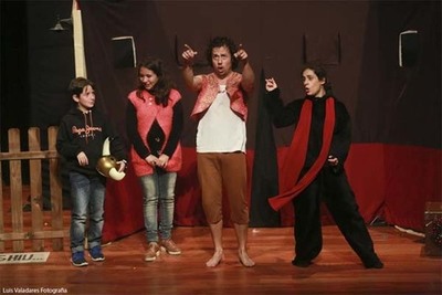 CMARA DE CAMINHA LEVA ALUNOS DO 2 E 3 CICLO AO TEATRO