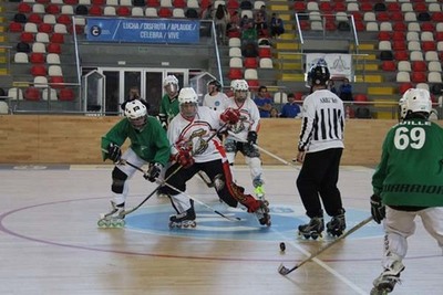 O EQUIPO A GUARDA HOCKEY LIA TENTA BUSCAR, SEN XITO, ALTERNATIVAS  PAVILLN DAS SOLANAS