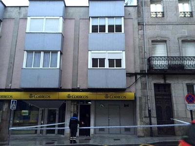 OS FORTES VENTOS E CHOIVAS PROVOCARON DESPRENDEMENTOS DUN MURO EN MARTNEZ PADN