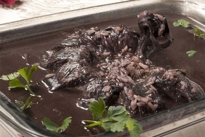 UM ?MANJAR- CHAMADO LAMPREIA DO RIO MINHO