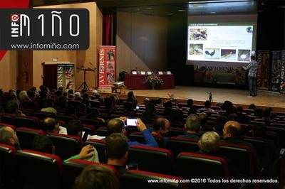 ESPECIAL - MIS DE 300 PERSOAS DRONSE CITA NO ROSAL NO X CONGRESO DE AVES SILVESTRES