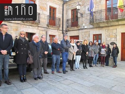 A GUARDA GUARDOU UN MINUTO DE SILENCIO POLAS VITIMAS DO ACCIDENTE DO PASADO SBADO