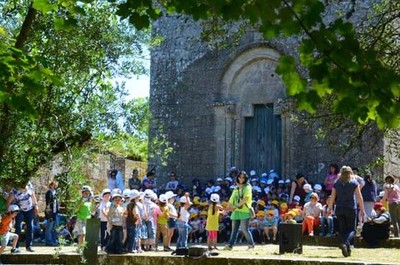 VALENA SENSIBILIZA JOVENS PARA A PROTEO  FLORESTA