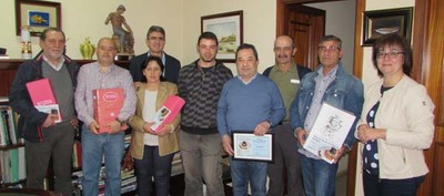 OS PREMIADOS NA RUTA DO PINCHO DA LAMPREA DO MIO RECOLLERON OS SEUS AGASALLOS E O RESTAURANTE BRISAMAR XA CONTA CO SEU DIPLOMA