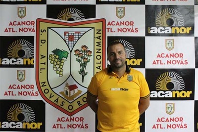 EL ENTRENADOR JOSE RAMN MUOZ ?JOTA-, SEGUIR AL FRENTE DEL ACANOR ATLTICO NOVS