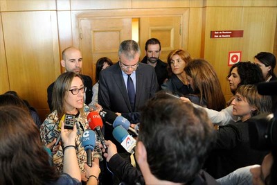 A XUNTA ASINAR UN CONVENIO COA FEDERACIN GALEGA DE CICLISMO PARA DISTRIBUR 1.000 CORTAVENTOS REFLECTANTES QUE FAGAN AOS DEPORTISTAS MIS VISIBLES NAS ESTRADAS