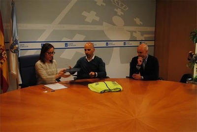 A XUNTA COLABORA COA FEDERACIN GALEGA DE CICLISMO PARA REPARTIR ESTE VERN 1.000 CORTAVENTOS REFLECTORES