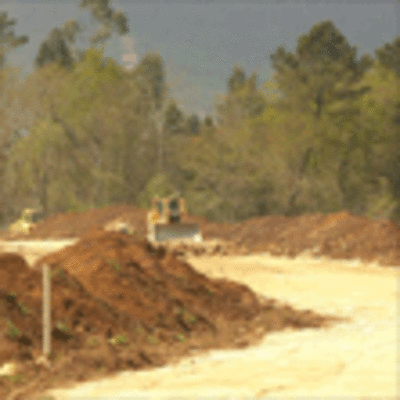 AS OBRAS DA VAC TUI-AGUARDA CHEGAN XA  ENTORNO DA ROTONDA DE GOIN
