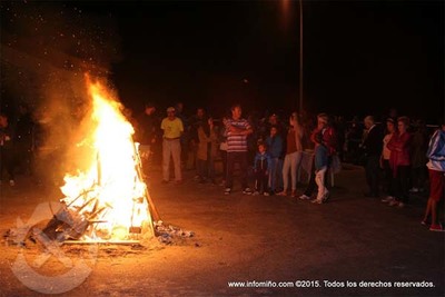 A noite de San Xon ilumnase ao lume de mis de medio cento de fogueiras no Baixo Mio