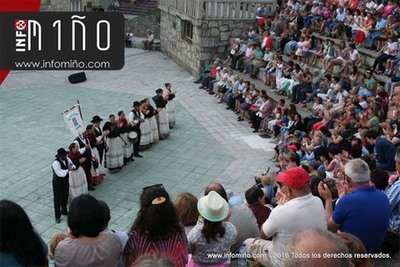 ESPECIAL - Catro agrupacins encheron de msica e baile o XXII Festival Luso-Galaico de Xamaraina