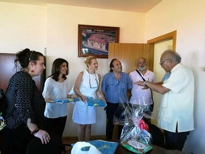 O profesor Dragn, unha das mximas autoridades en Turismo Chino, visita Oia