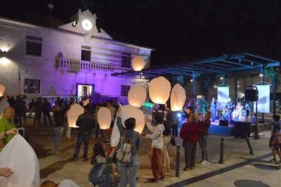 O Son da Praza contina este venres con rock and roll da banda galega Rockin? Gina & The Sentinels