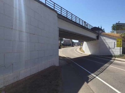 O Concello de Tui convoca un concurso para pintar as pontes de entrada  cidade con obras artsticas