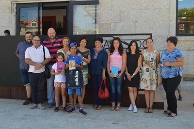 -Dara-, o nico neno saharaui que visita Tomio este vern, foi recibido polo goberno local