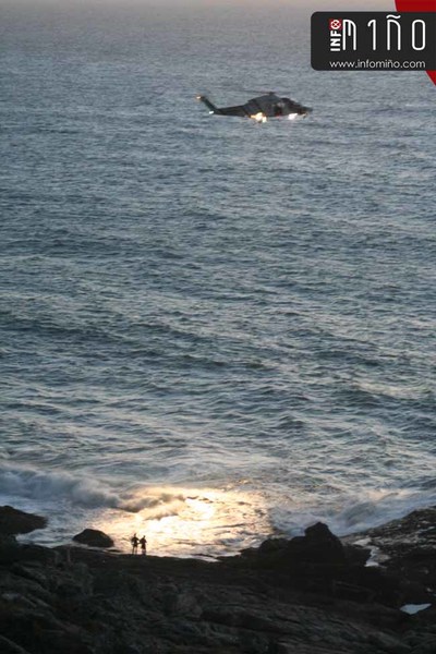 Operativo de busca dun desaparecido na costa de A Guarda