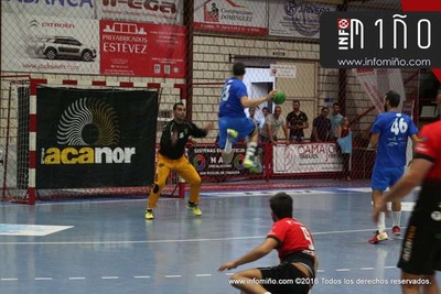 ESPECIAL - O SD Teucro vence  Acanor Atl. Novs nos cuartos de final da Copa Galicia de Balonmn