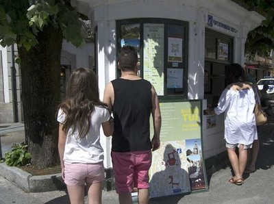 Mis de 16 mil persoas pasaron en agosto pola Oficina de Turismo de Tui