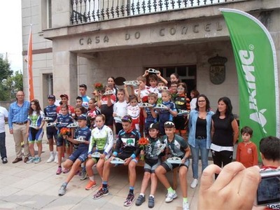 A expedicin do CC O Rosal a Coristanco acada catro novos pdios