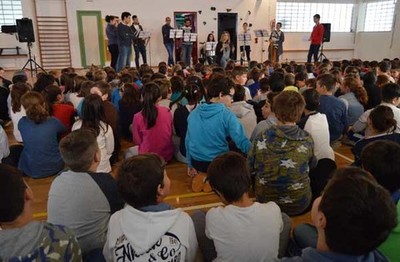 As escolas de msica e teatro tomiesas visitan os colexios e instituto buscando captar novos talentos