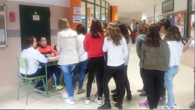 Unha votacin popular escolle entre os tres finalistas o nome do Instituto de Tomio 