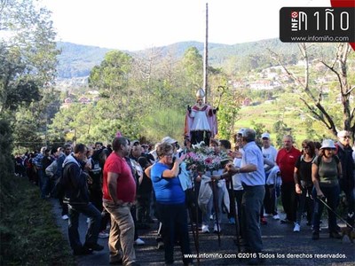 Especial - Masiva afluencia de visitantes na Romera de San Martio 2016 no Rosal