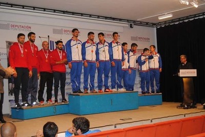 La K4 del Club Kayak Tudense consigue la victoria en su categora en el II Trofeo Ras Baixas