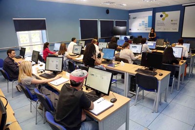 La oficina Smartpeme de O Porrio ofrece 5 talleres sobre comercio en febrero