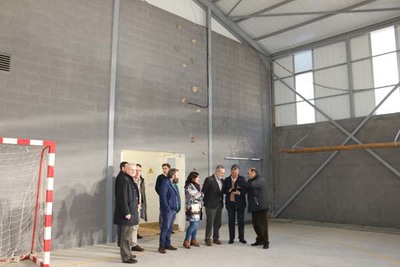 Cores Tours comprobou as obras realizadas por educacin no CPI Manuel Surez Marquier do Rosal