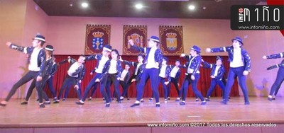 Especial - O Grupo de Baile Xamaraina encheu o Auditorio Municipal do Rosal