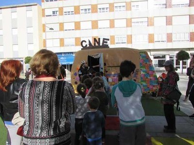  Nenos e nenas da Guarda celebraron o Da Internacional da Muller co cinema itinerante de ?A Caixia dos Mistos