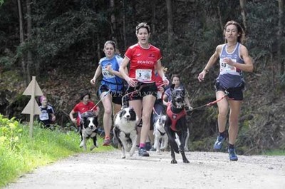 Beln Bascoy alzouse coa Liga Galega de Canicross