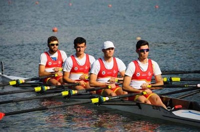 El remero del Club Remo Tui, Diego Das Dores, vuelve a casa tras lograr dos cuartos puestos en Italia