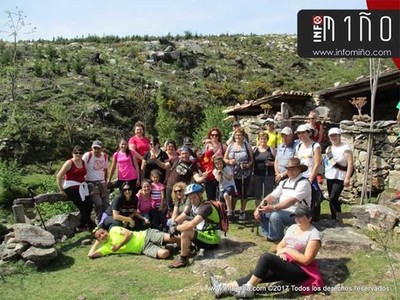 Especial - Preto dunha trintena de persoas participaron nunha andaina polos Montes de Acevedo e os Muos da Cal