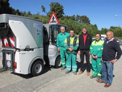 O Concello da Guarda recibe unha mquina varredora ao abeiro do Plan Concellos 2016 da Deputacin de Pontevedra