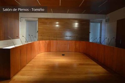 Tomio reforma o saln de plenos para facelo accesible e multifuncional