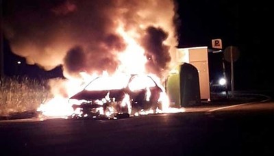 Arde un turismo en Figueir - Tomio