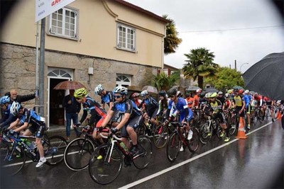 A ciclista rosaleira Irea Villa segunda en Rois